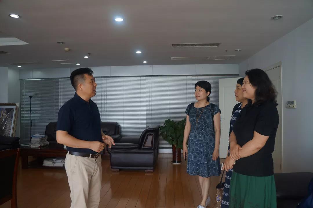 中国公证协会副会长周志扬一行考察、调研南京学府翻译、易杰智科技公司 中国公证协会副会长周志扬一行考察、调研南京学府翻译、易杰智科技公司